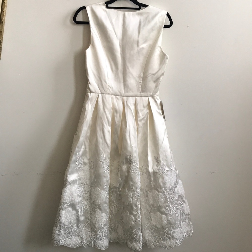 Chi Chi London Pearl ivory dress wedding or cocktail - Picture 7 of 14